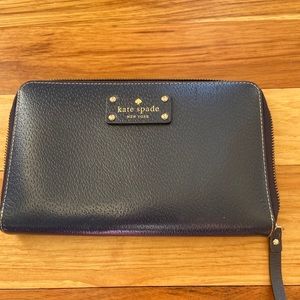 Large Kate Spade wallet (navy blue)